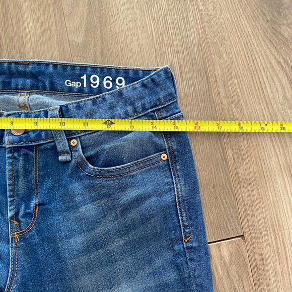 GAP Mid-Blue "Real Straight" Mid-Rise Jeans - Picture 3 of 14